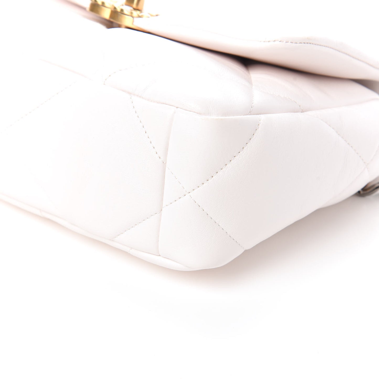 Lambskin Quilted Medium 19 Flap White