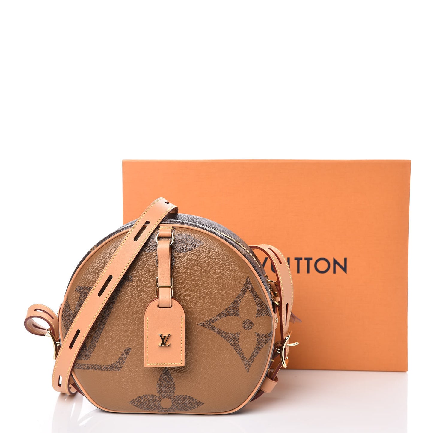 Reverse Monogram Giant Boite Chapeau Souple