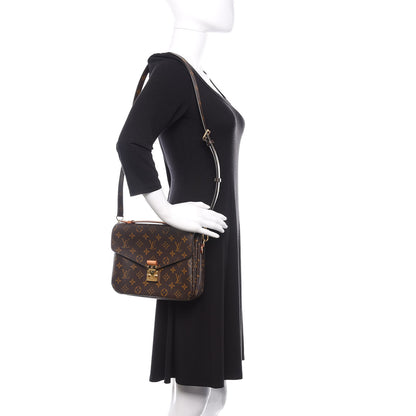 Louis Vuitton Monogram Pochette Metis 2 of 9