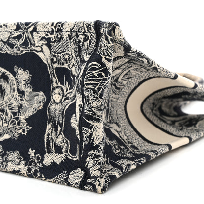 Christian Dior Canvas Embroidered Medium Dioriviera Toile De Jouy Reverse Book Tote Blue 10 of 15