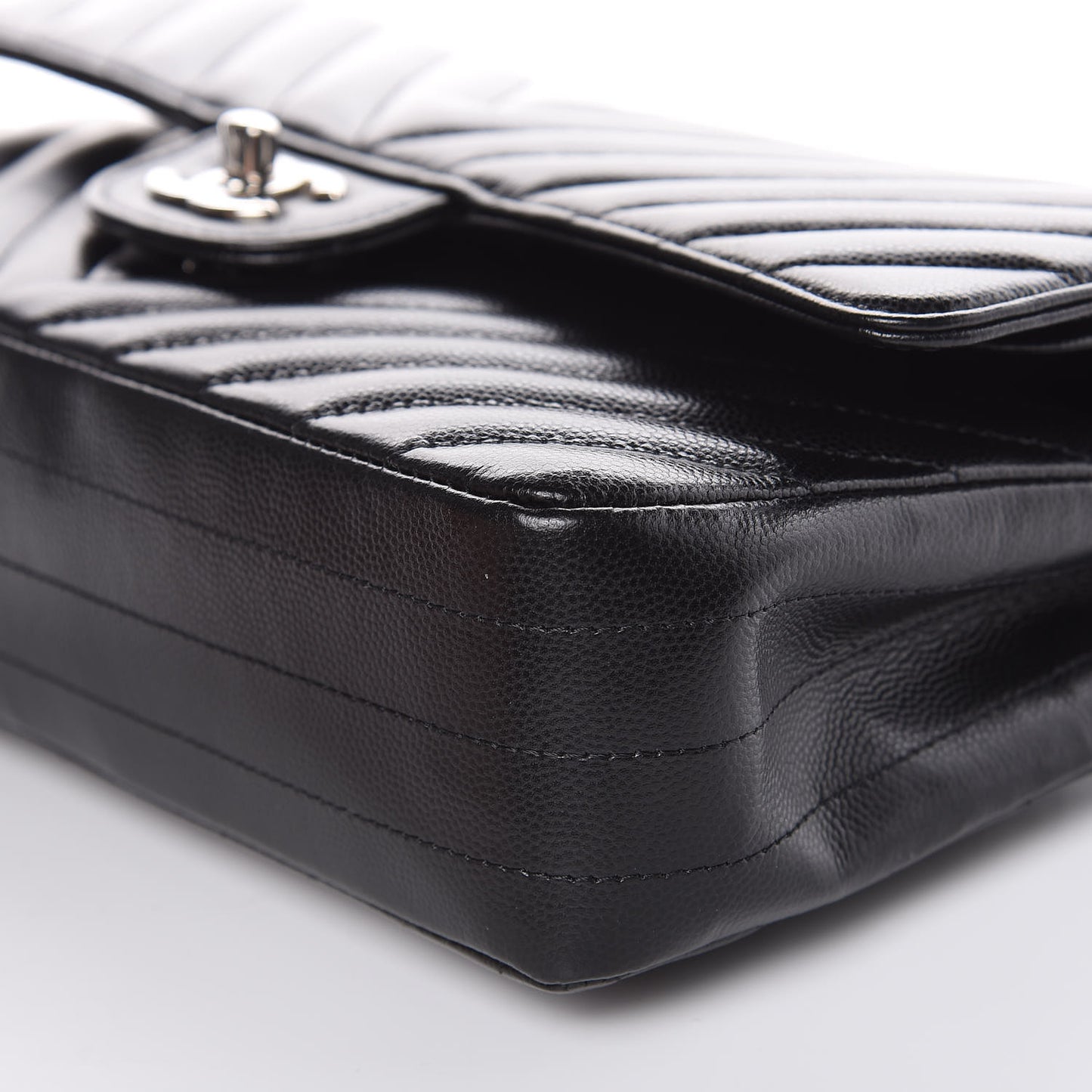 Caviar Chevron Quilted Medium Double Flap Black