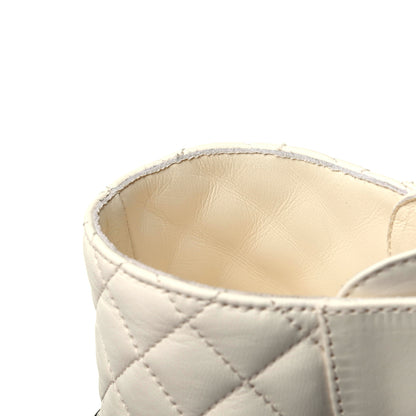 Chanel Shiny Goatskin Calfskin Quilted Lace Up Combat Boots 39 White Black 13 of 14