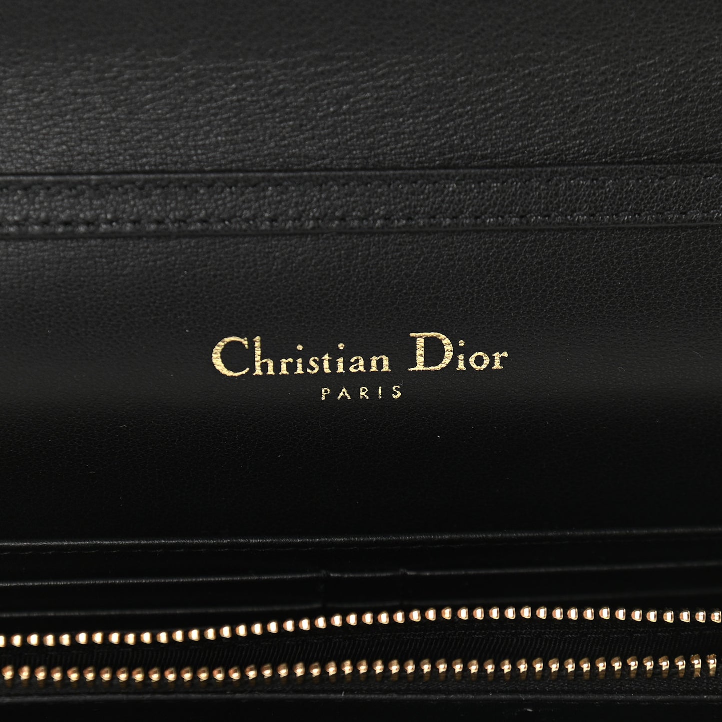 Patent 30 Montaigne Pouch Black