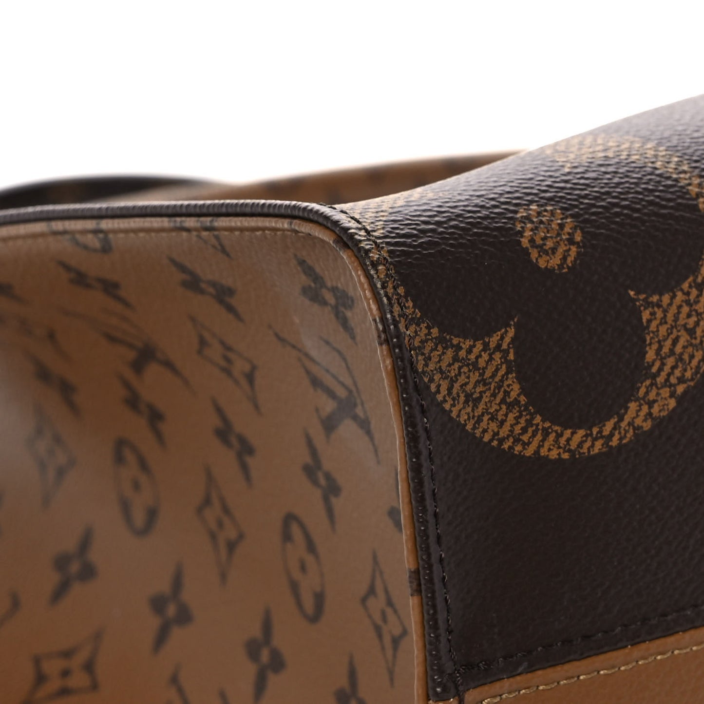 Reverse Monogram Giant Onthego MM