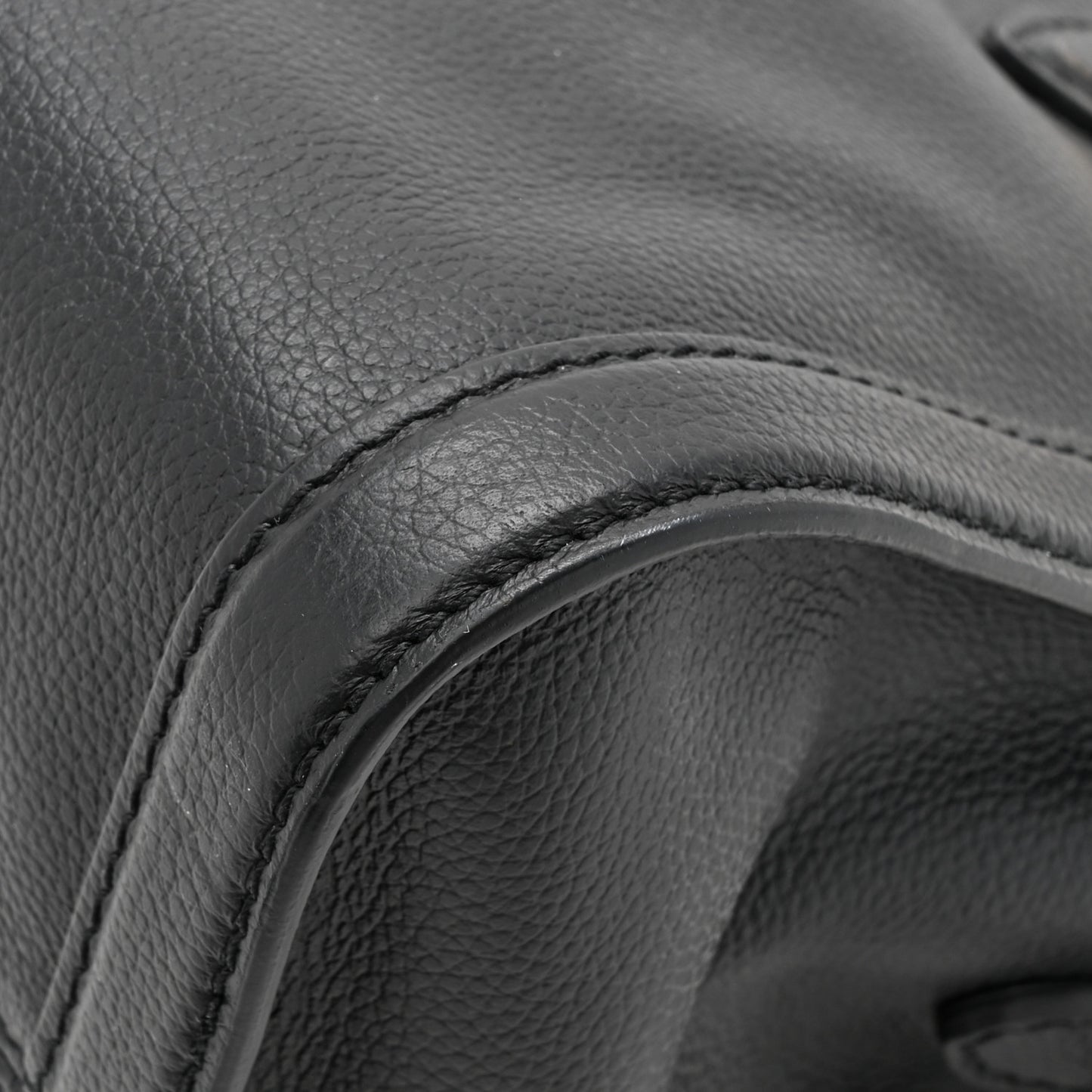 Pebbled Calfskin Small Skull Padlock Zip Around Tote Black