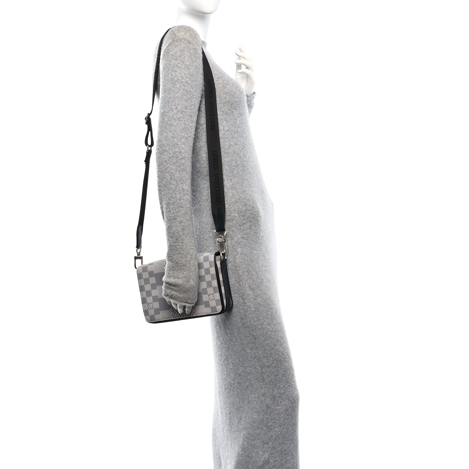 Louis Vuitton Damier Graphite 3D Studio Messenger Antarctica 2 of 9