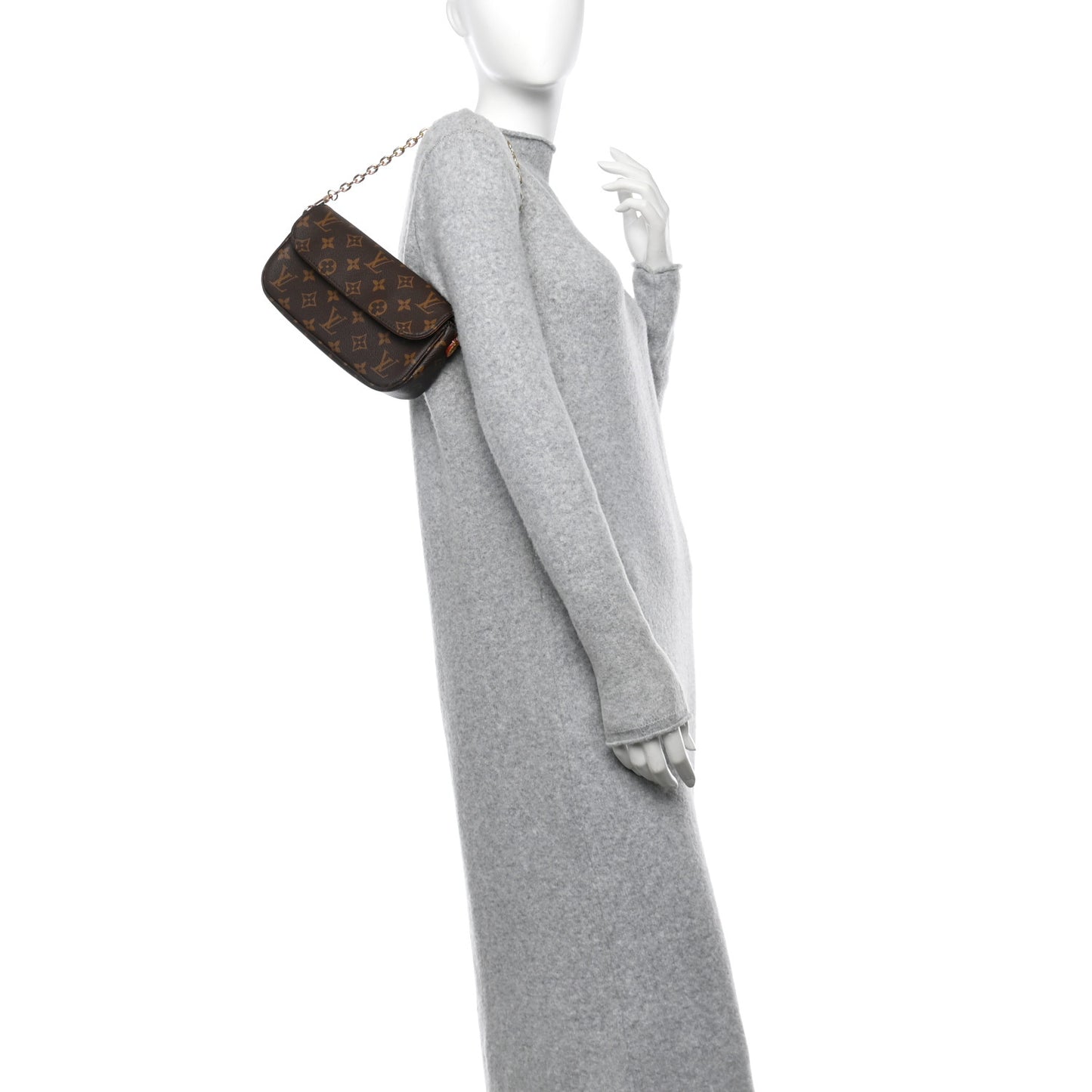 Monogram Ivy Wallet On Chain