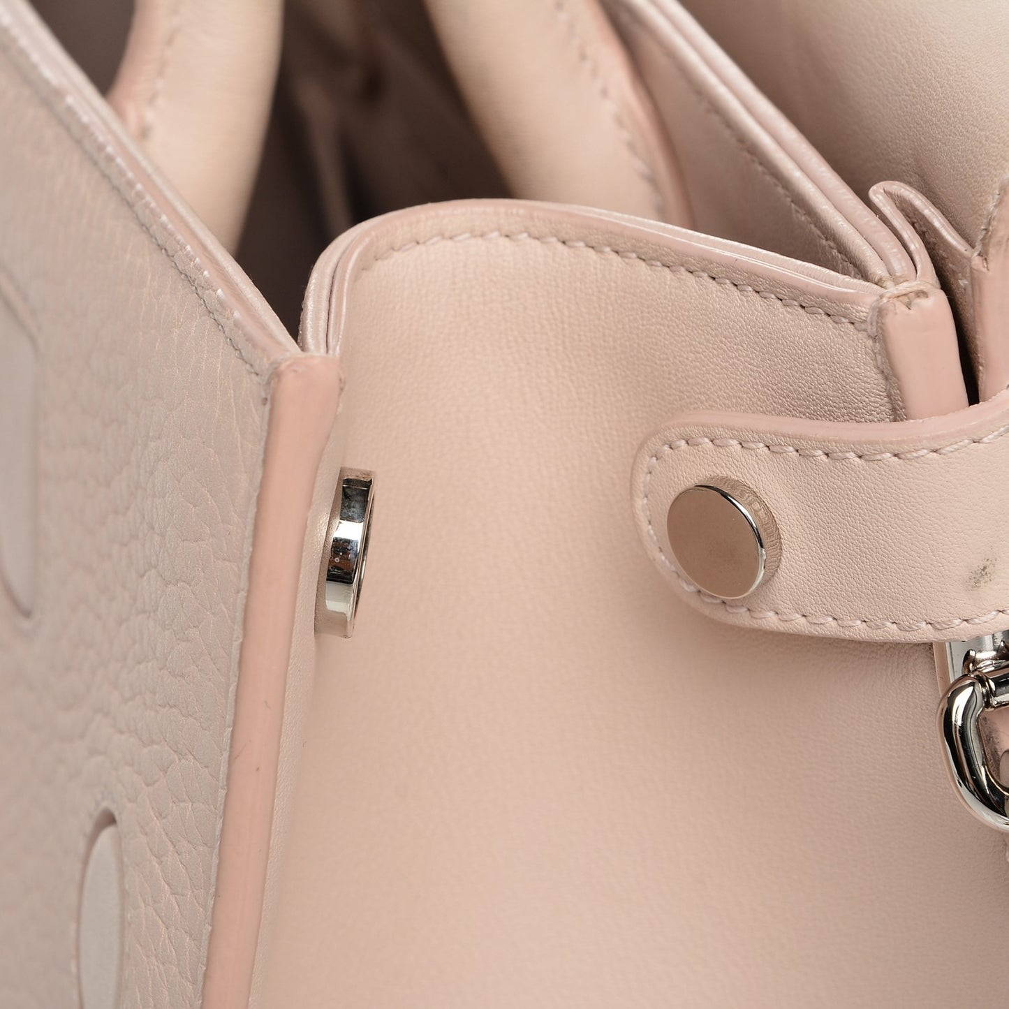 Grained Calfskin Medium Diorever Flap Tapioca