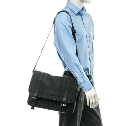 Burberry Smoked Check Medium Elgin Messenger Bag Black 2 of 8