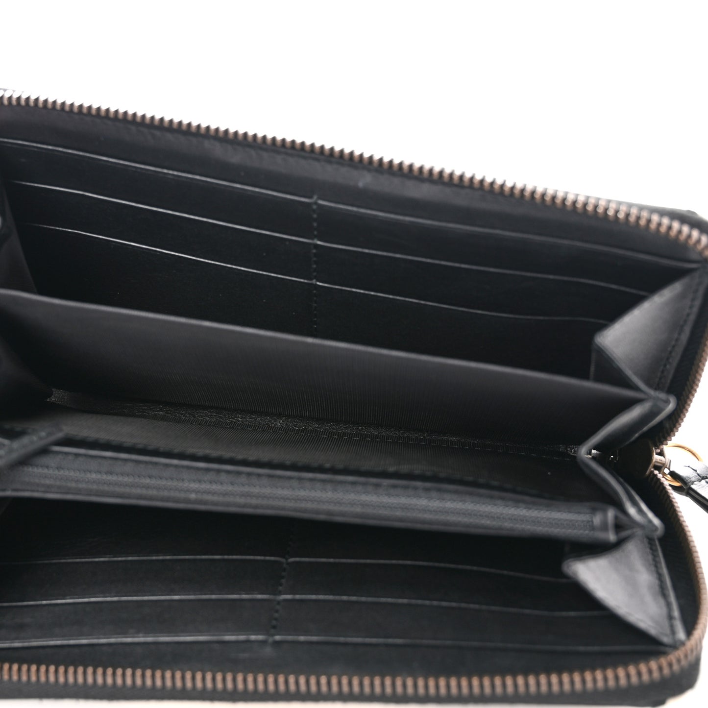 Calfskin Matelasse GG Marmont Zip Around Wallet Black White
