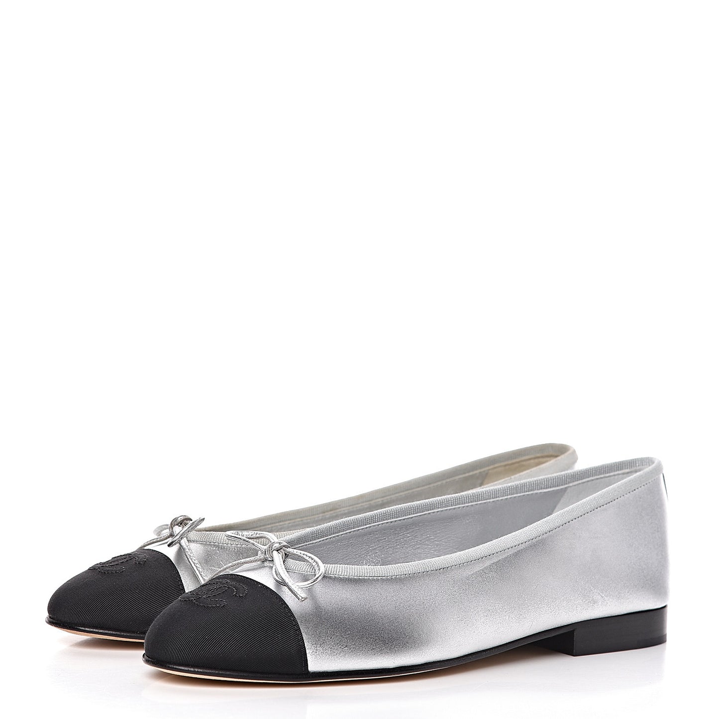 Laminated Lambskin Grosgrain Cap Toe CC Ballerina Flats 36 Silver Black