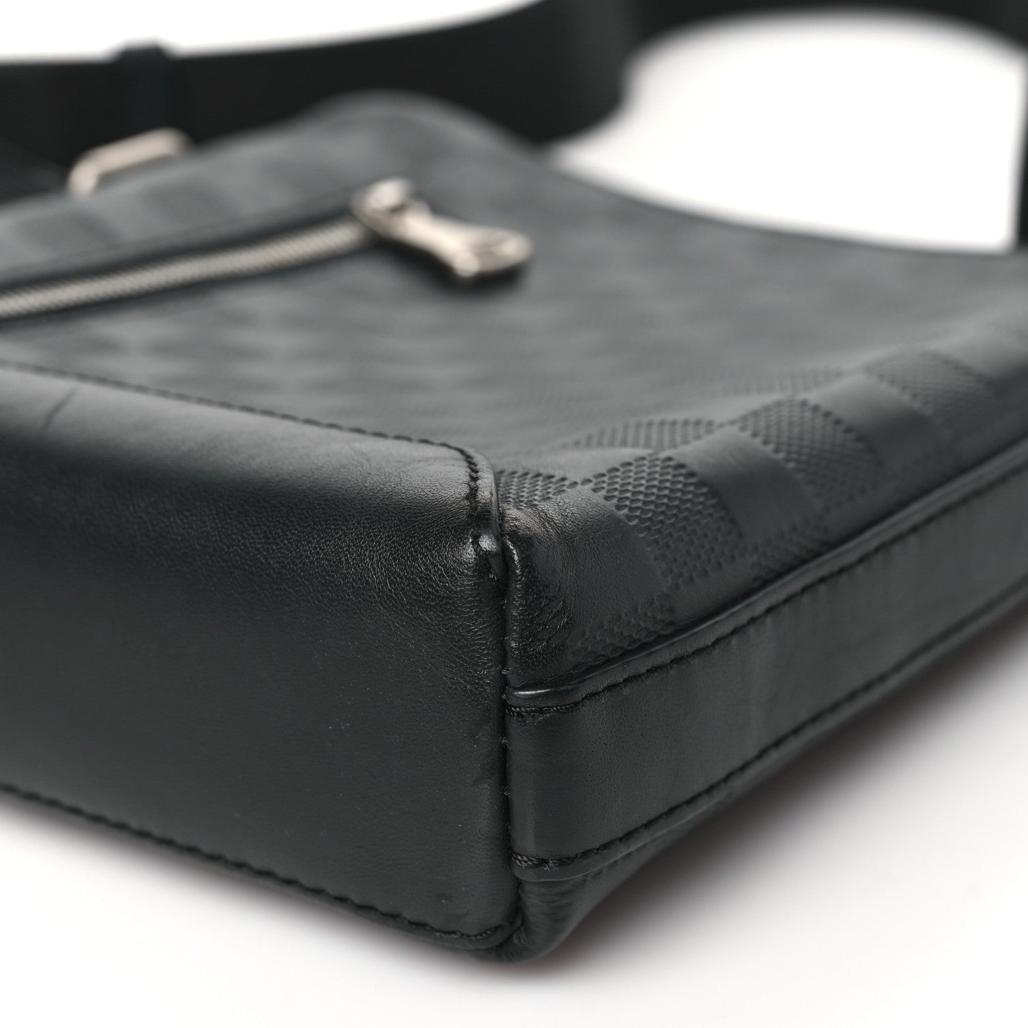 Louis Vuitton Damier Infini Discovery Messenger BB Onyx 9 of 9
