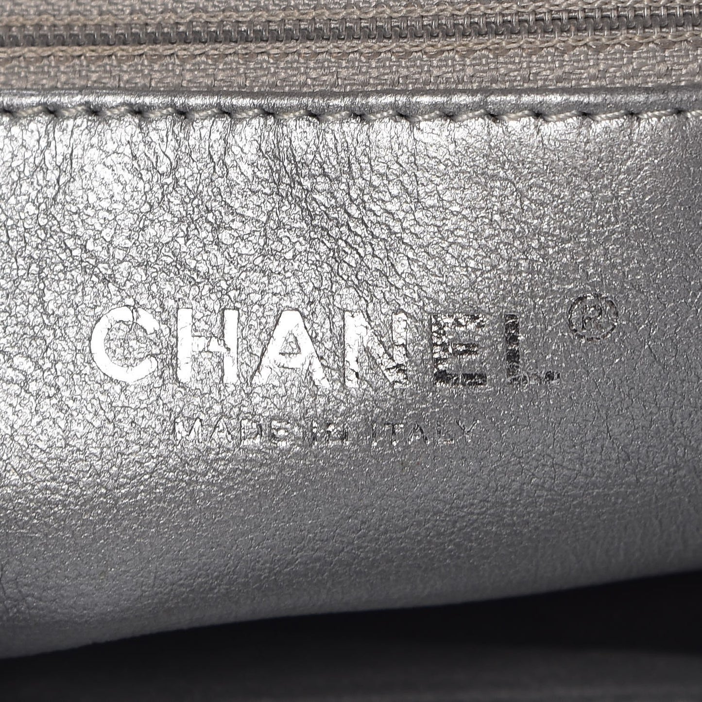 Glazed Caviar Modern Chain Tote Black