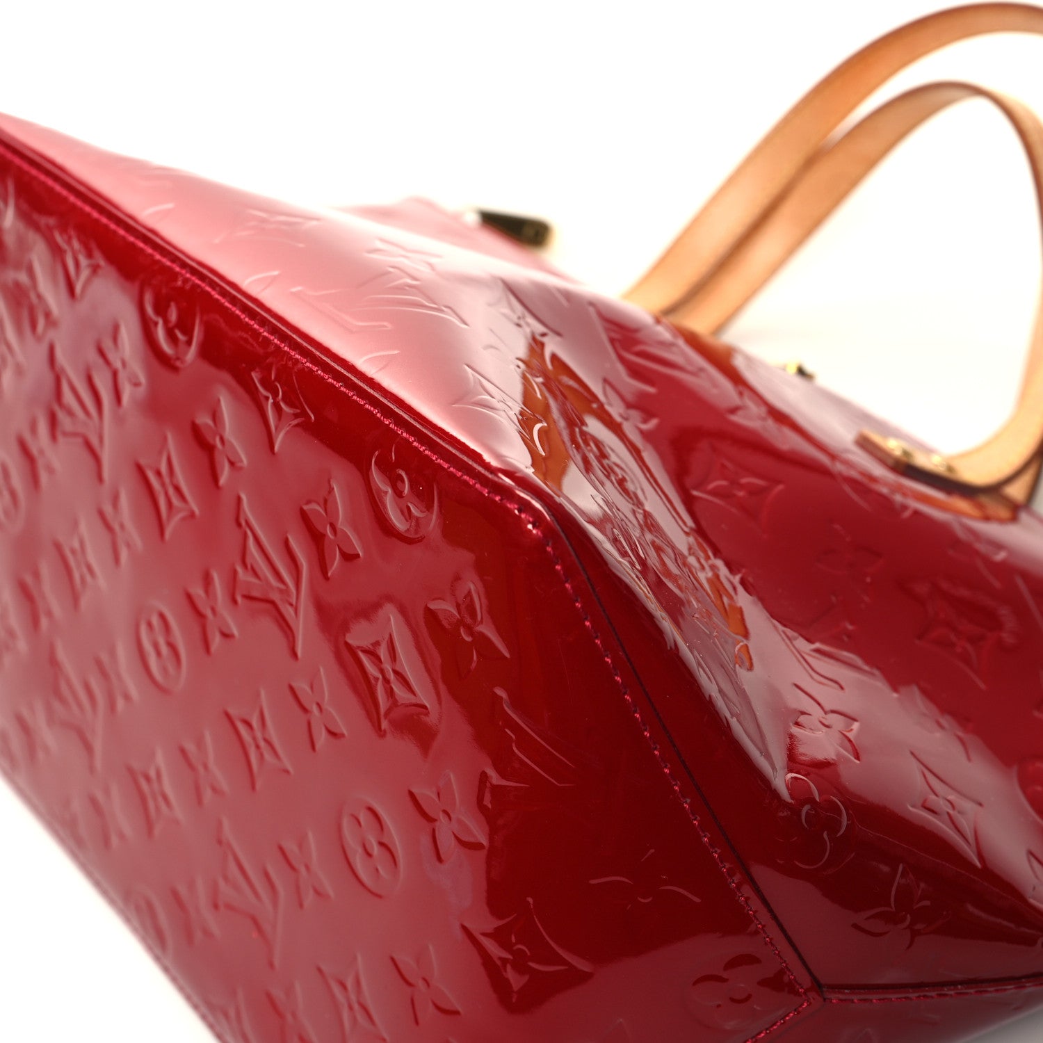 Louis Vuitton Vernis Bellevue PM Pomme D'Amour 9 of 11