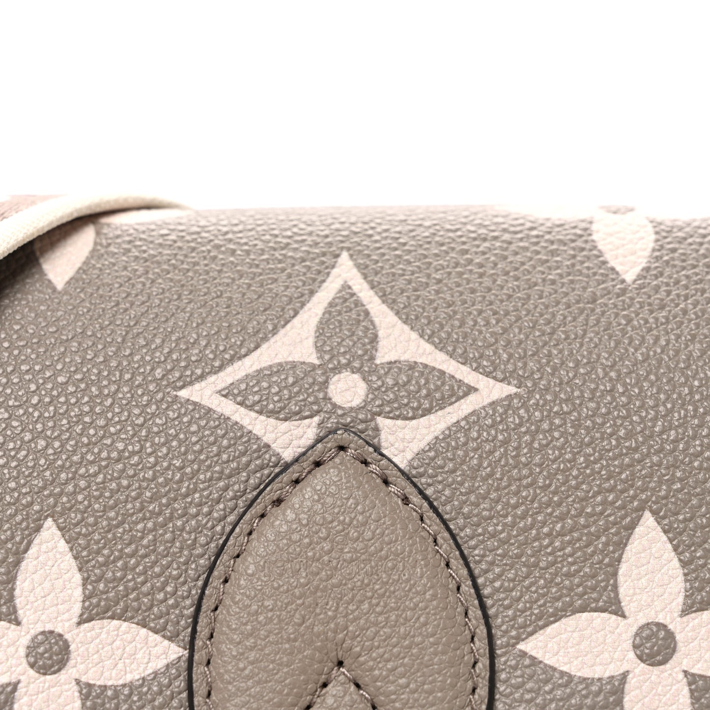 Empreinte Monogram Giant Diane Tourterelle Creme