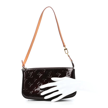 Louis Vuitton Vernis Pochette Accessories NM Amarante 2 of 7