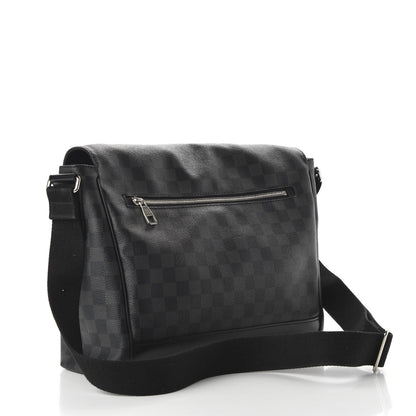 Louis Vuitton Damier Graphite Skyline Messenger MM 3 of 9