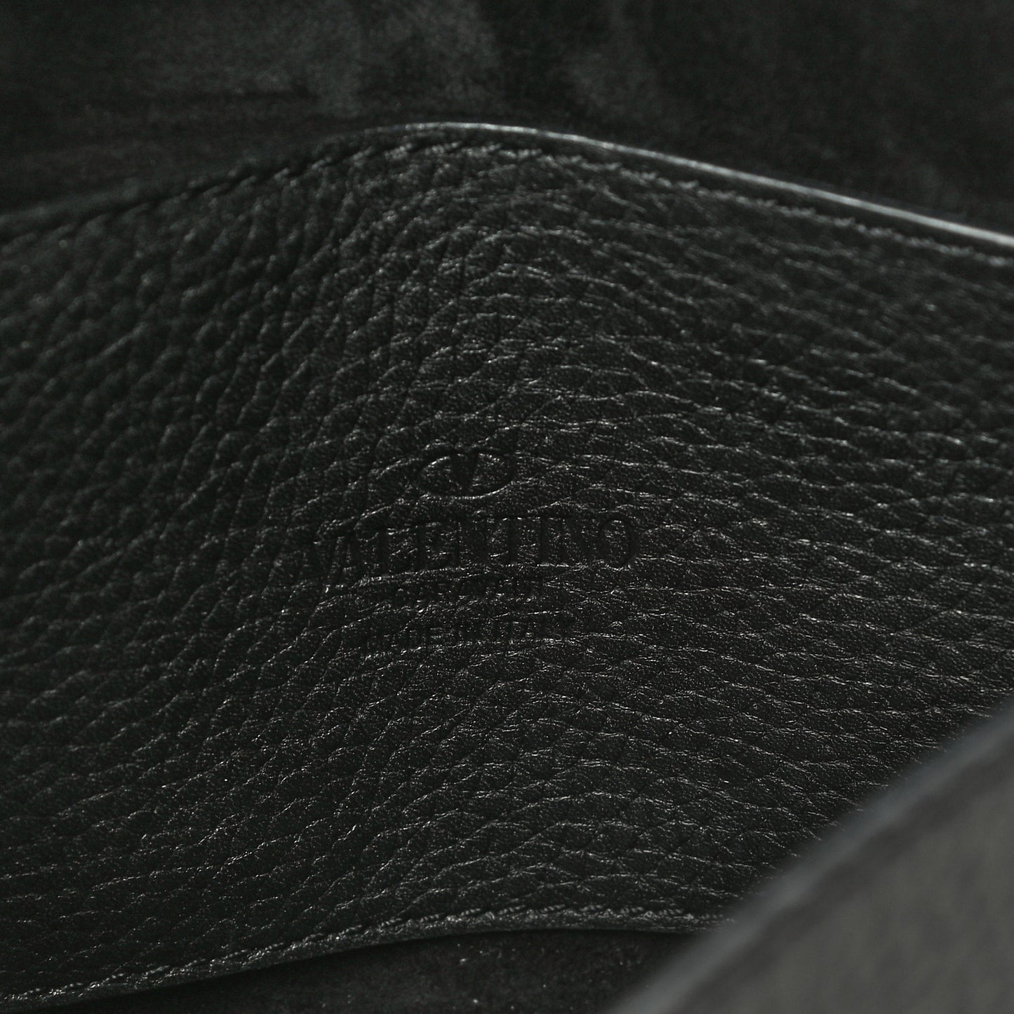 Pebbled Calfskin Medium Rockstud Flip Lock Crossbody Bag Black