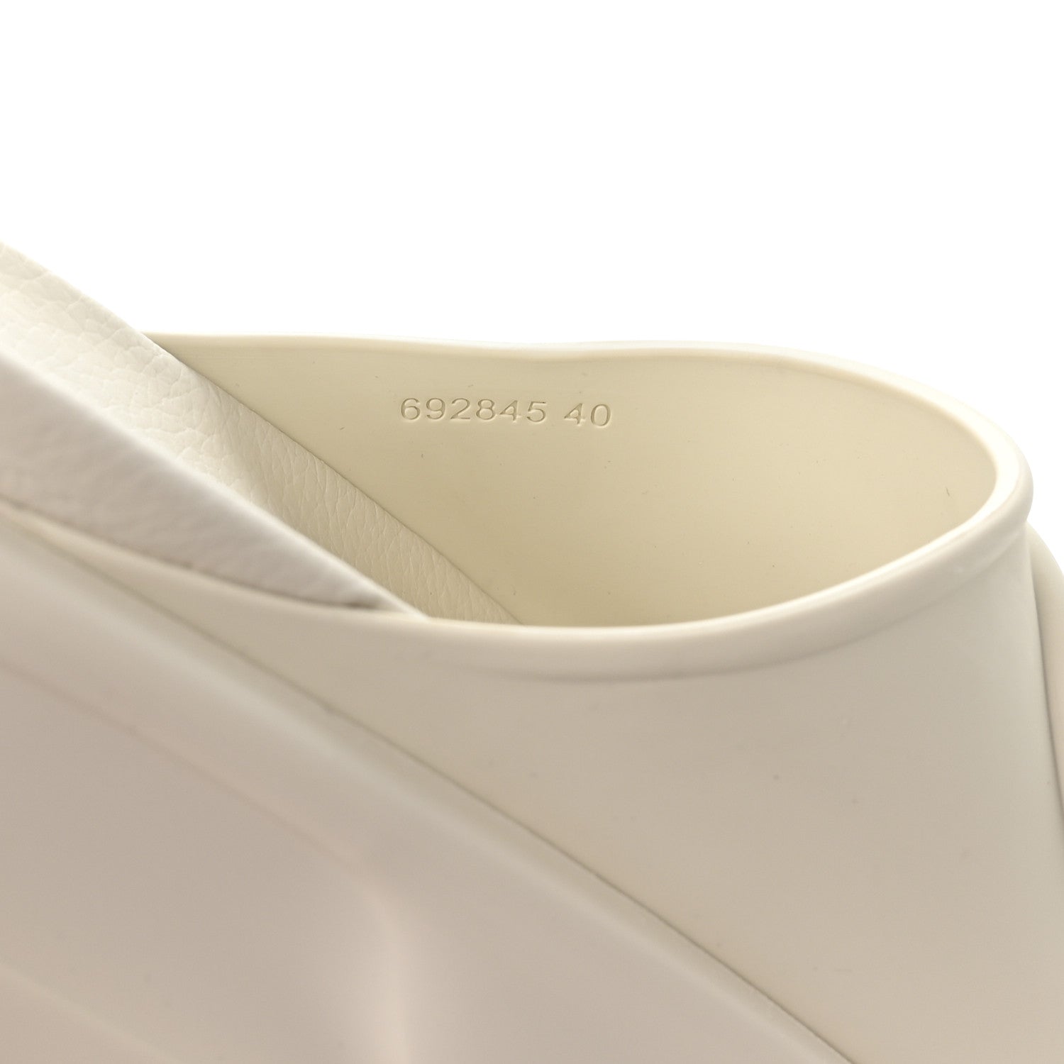 Gucci Soft Rubber Womens Interlocking G Platform 42mm Slide Sandals 40 Off White 16 of 18