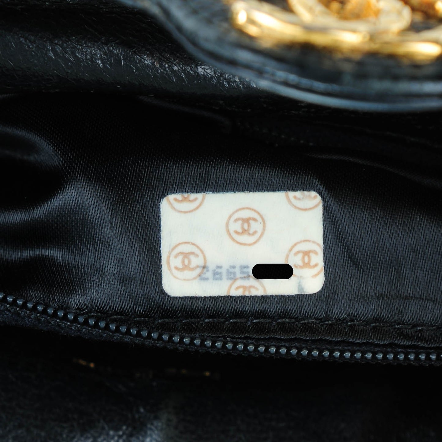 Caviar Quilted Shoulder Bag Black