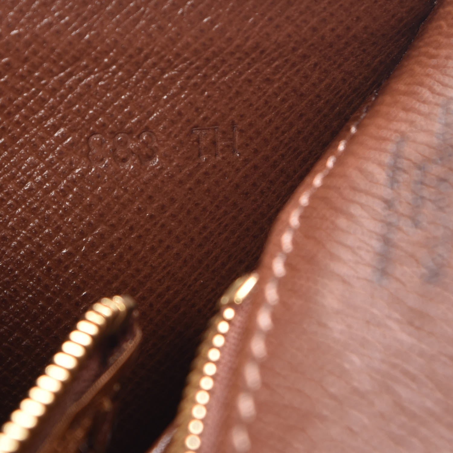 Louis Vuitton Monogram Pochette Dame 29 5 of 7