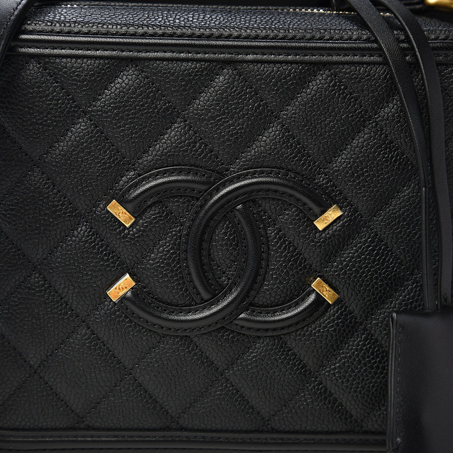 Caviar Quilted Medium CC Filigree Vanity Case Black
