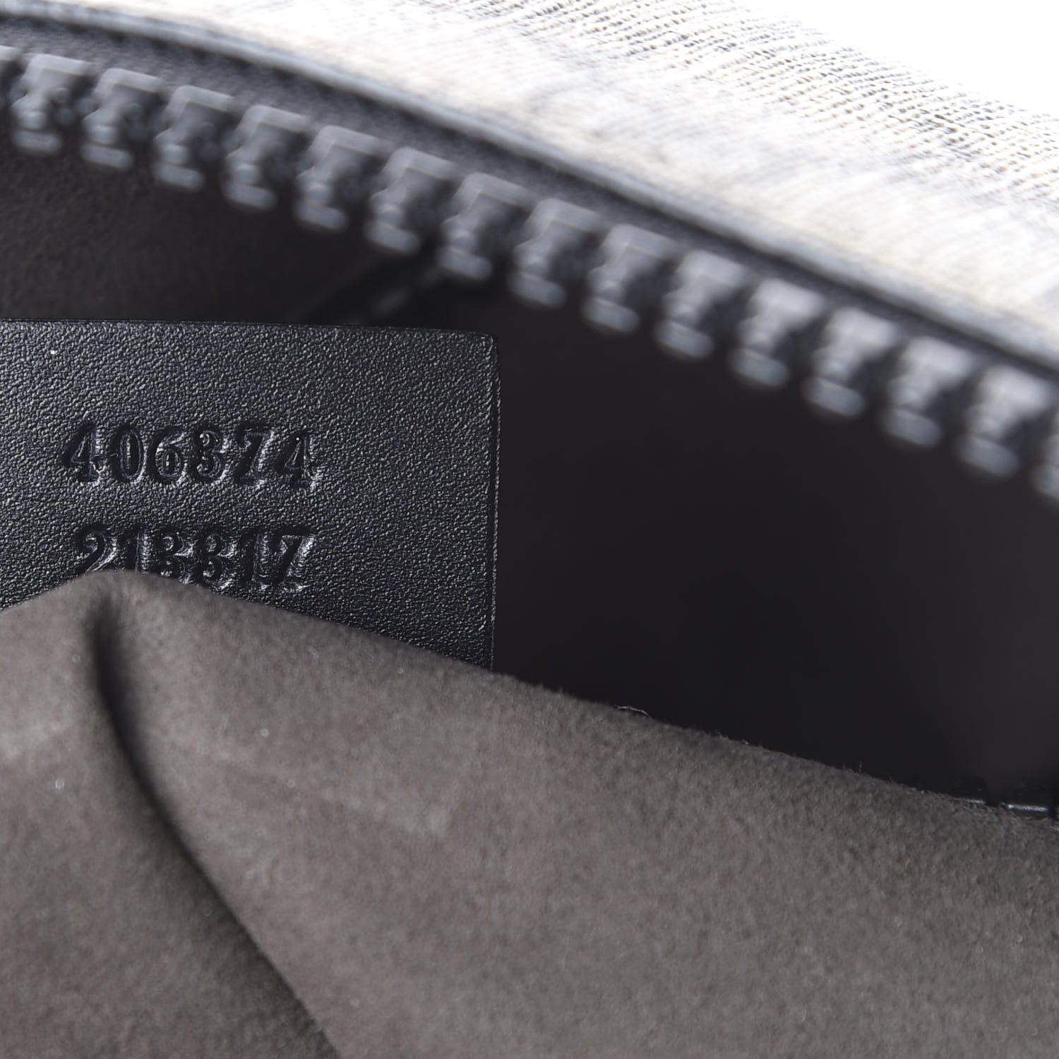 Gucci GG Supreme Monogram Flat Messenger Bag Black 6 of 11
