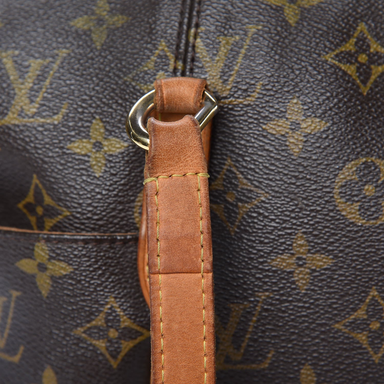 Louis Vuitton Monogram Totally MM 18 of 33