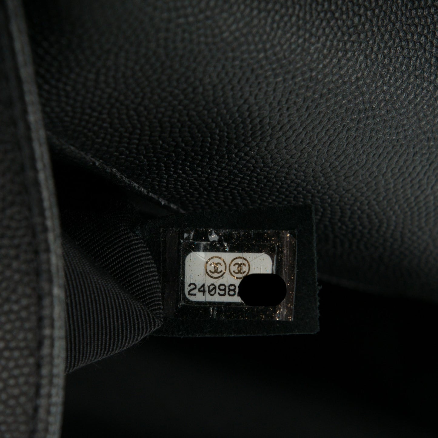 Caviar Quilted Medium Boy Flap So Black