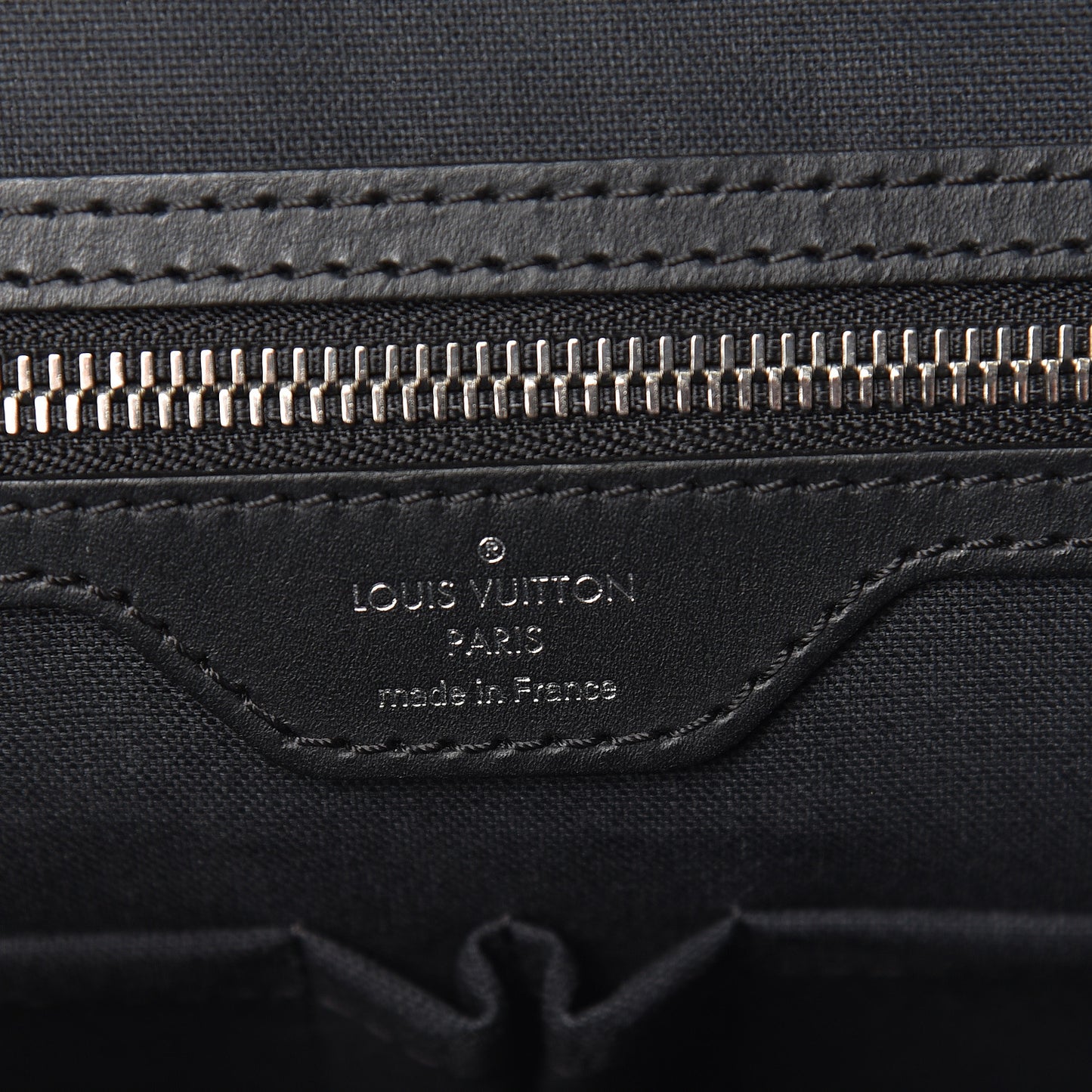 Epi Vassili PM Messenger Bag Black