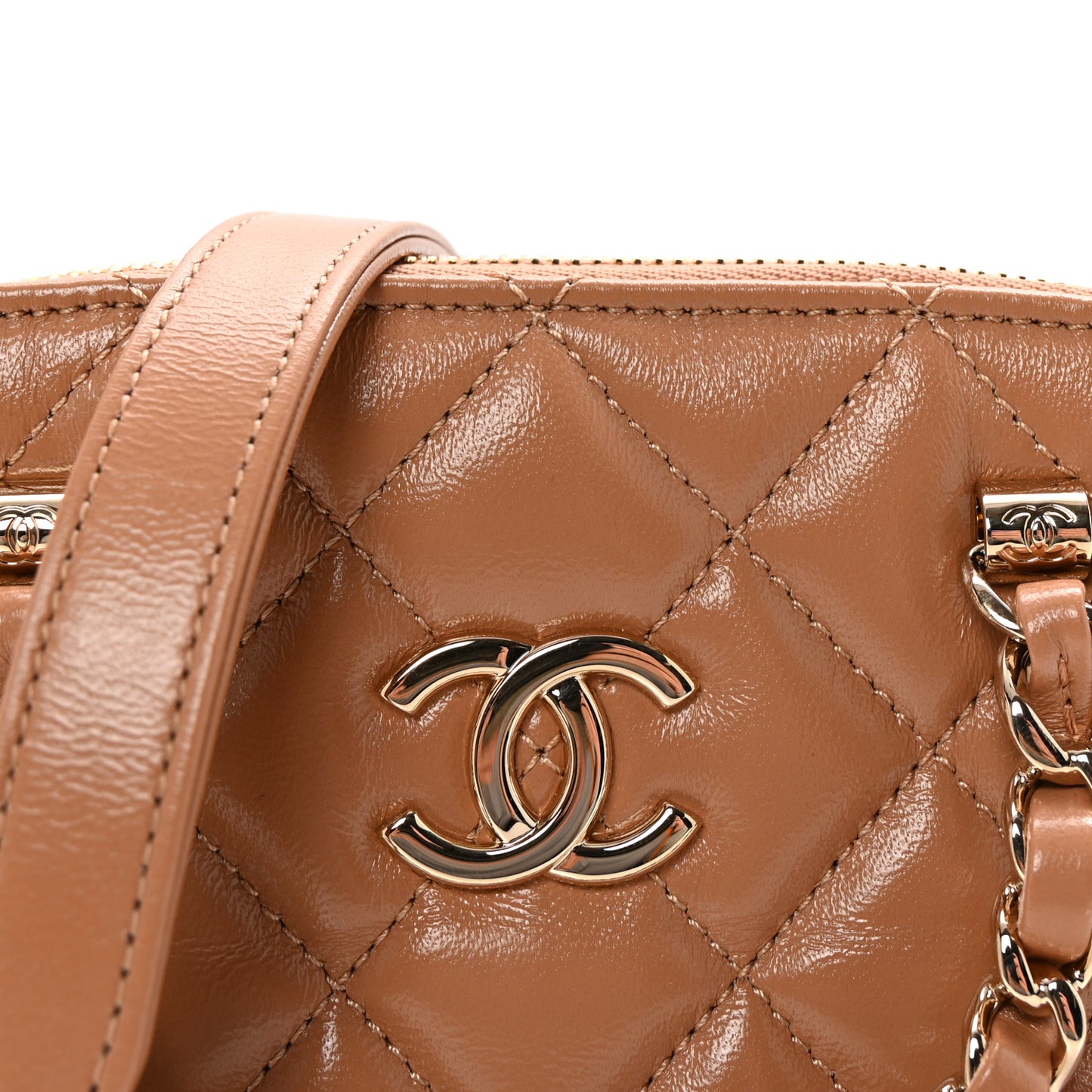 Shiny Lambskin Quilted Shiny Coco Clutch With Chain Dark Beige