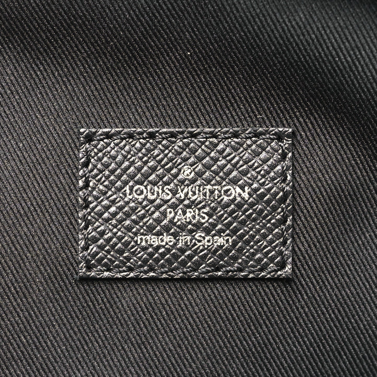 Taiga Avenue Sling Bag Black