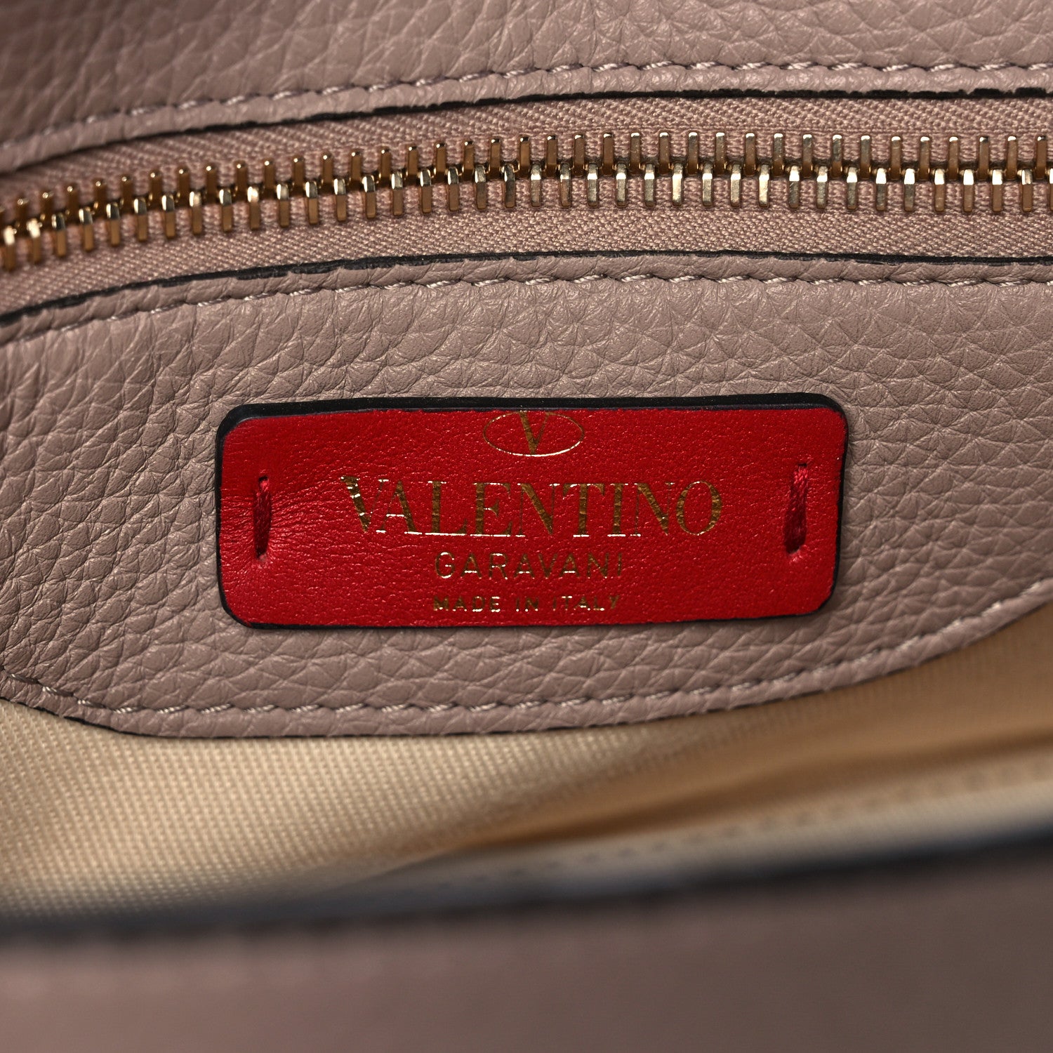 Valentino Garavani Pebbled Calfskin Rockstud Single Handle Flap Bag Poudre 5 of 12