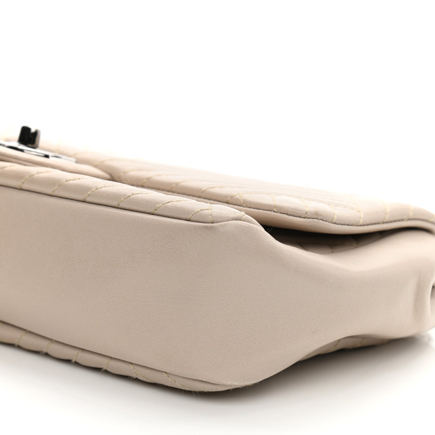 Lambskin Quilted Medium CC Crossing Flap Beige
