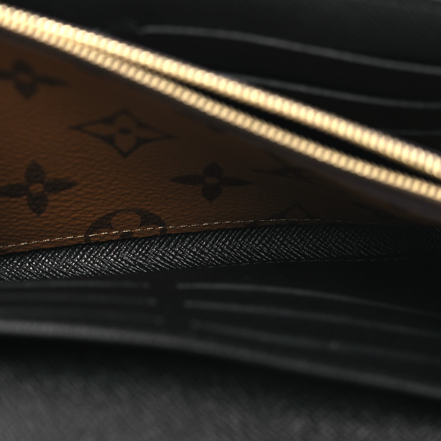 Louis Vuitton Reverse Monogram Giant Sarah Wallet 7 of 10