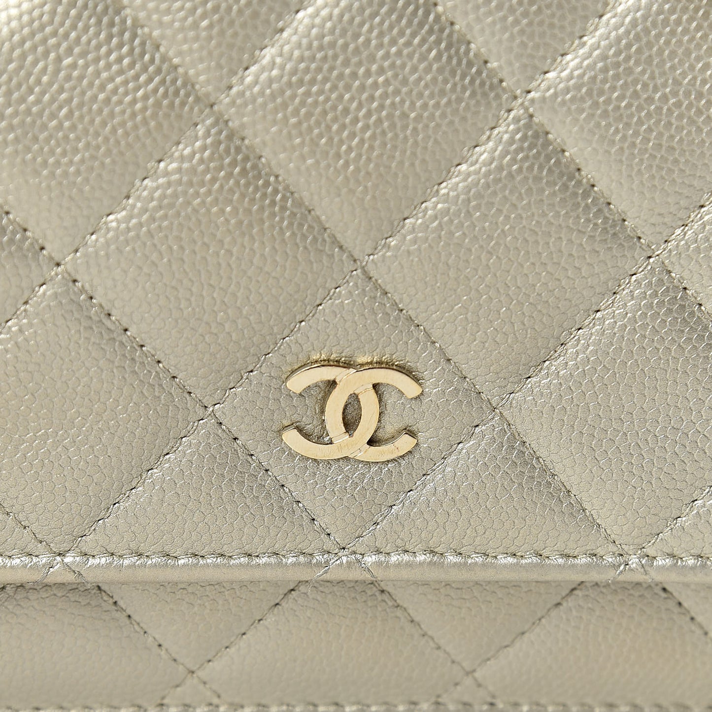 Pearly Caviar Quilted Wallet On Chain WOC Light Gold