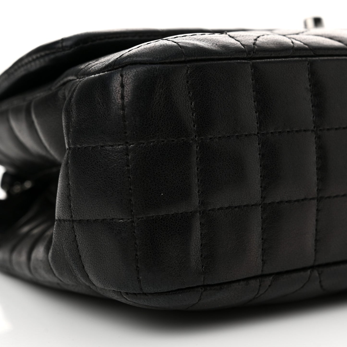 Lambskin Quilted Lady Graphic Flap Black