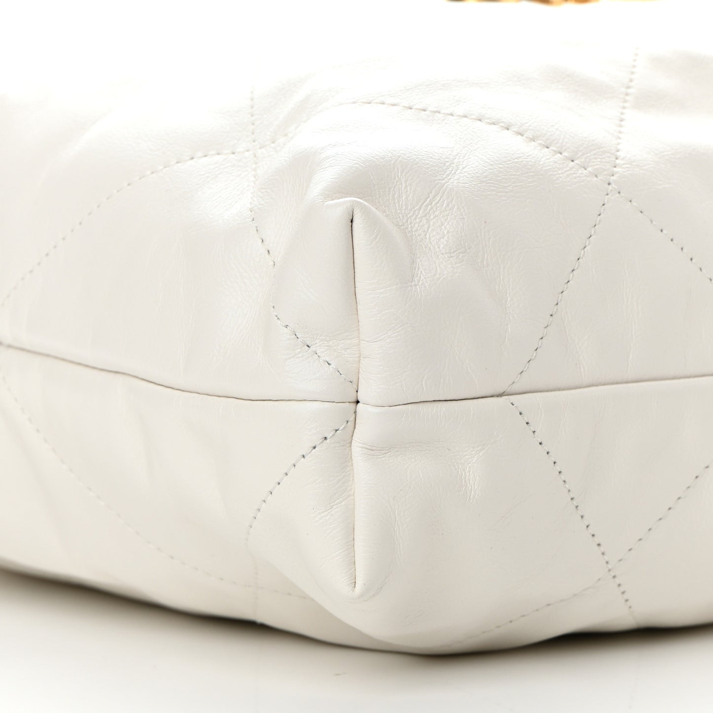 Shiny Calfskin Quilted Chanel 22 White