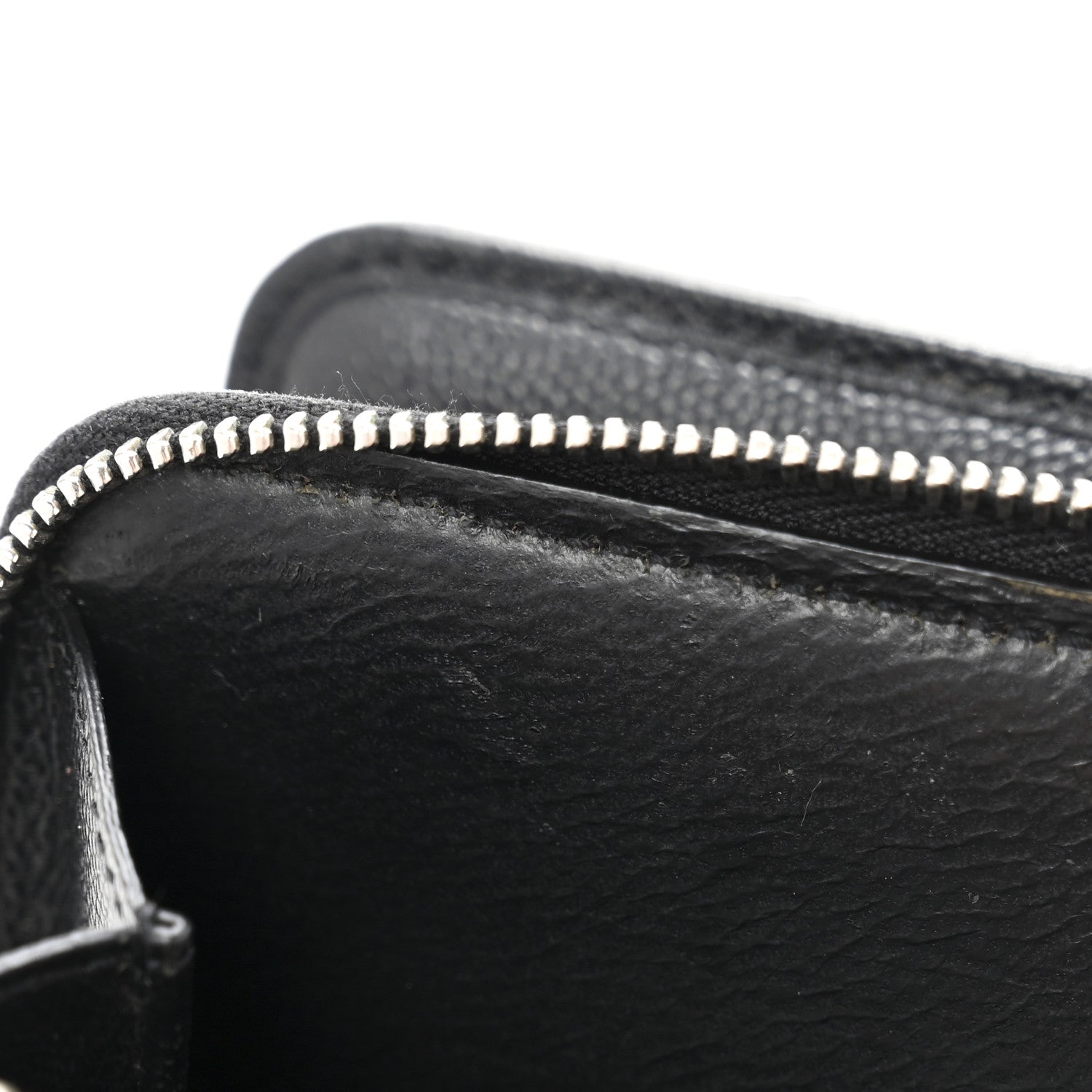 Saint Laurent Grain De Poudre Matelasse Chevron Monogram Compact Zip Around Wallet Black 8 of 11