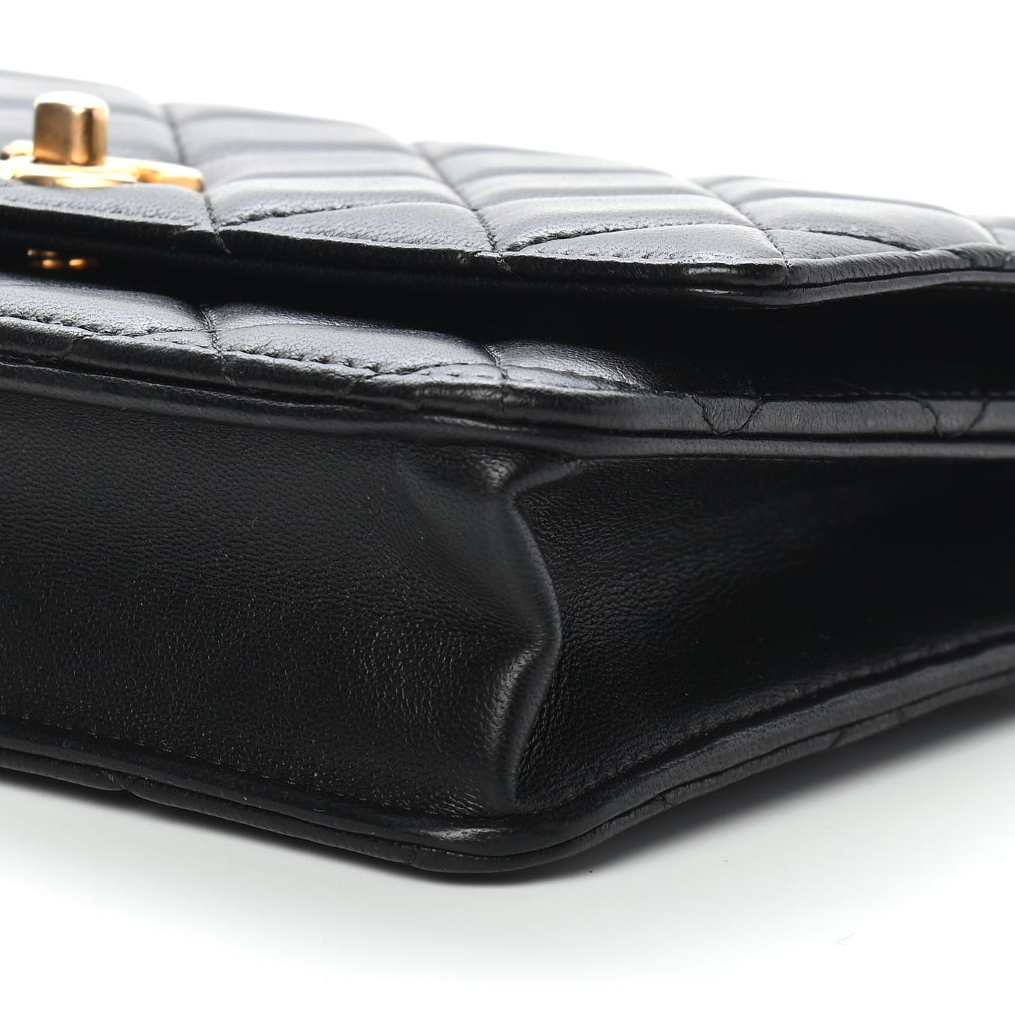 Lambskin Quilted CC Pearl Crush Wallet on Chain WOC Black