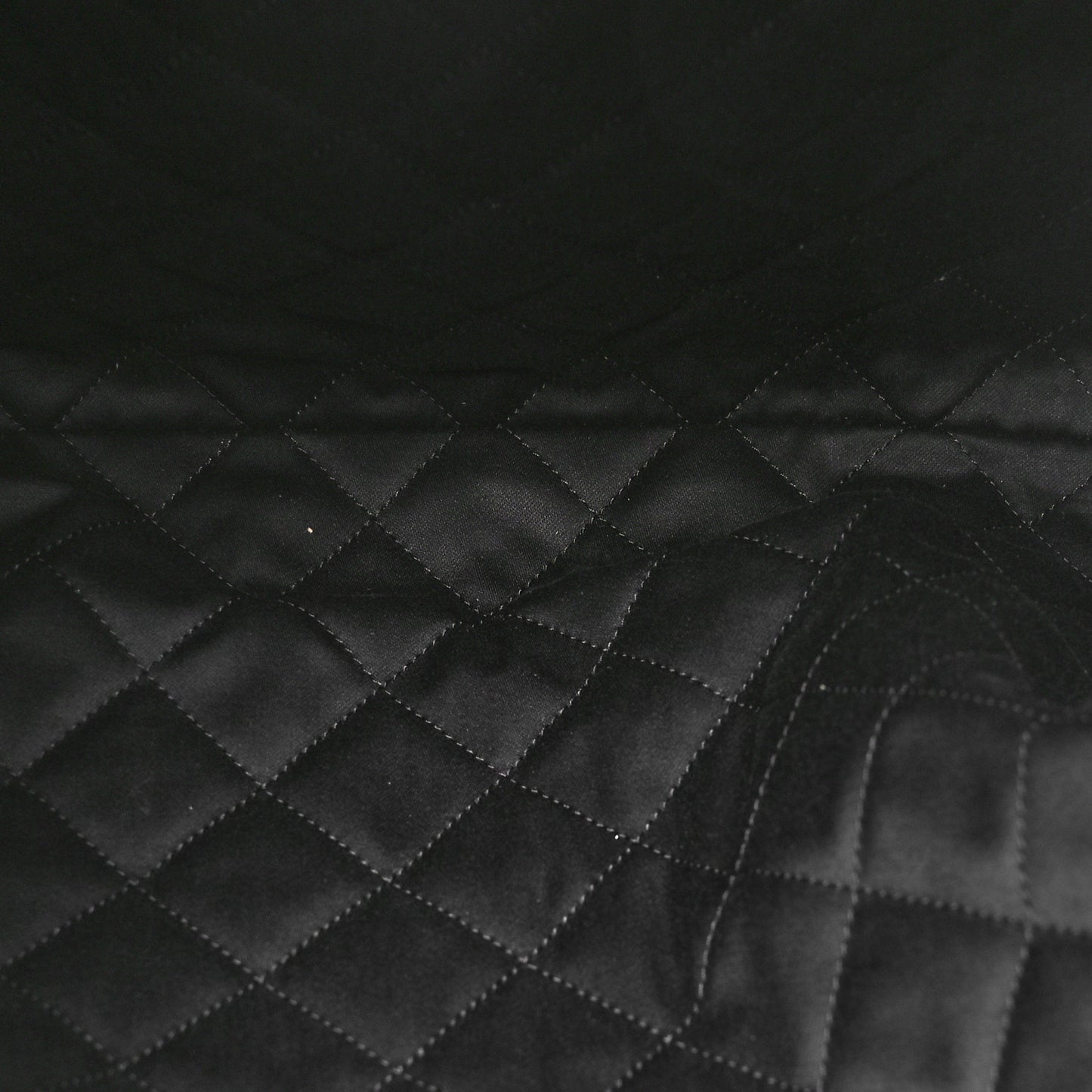 Shiny Calfskin Quilted Chanel 22 Black