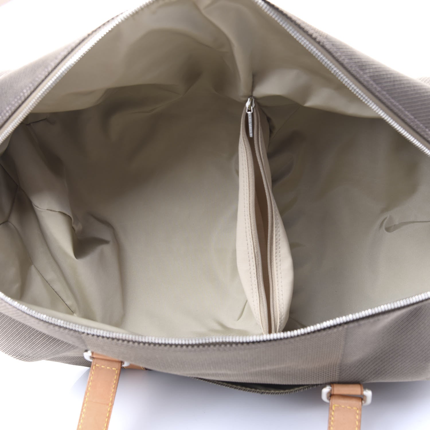 Louis Vuitton Damier Geant Attaquant Terre 4 of 8