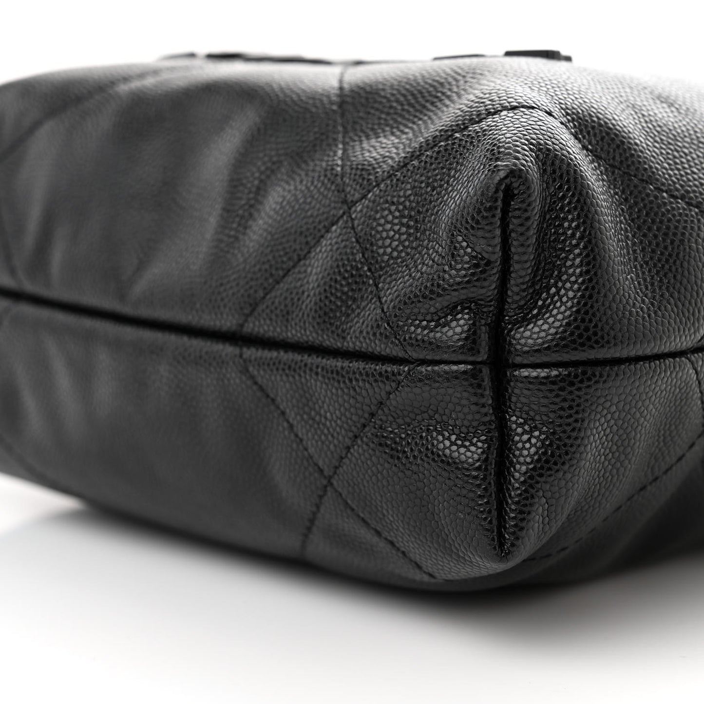 Shiny Caviar Quilted Monochrome Mini Chanel 22 Black