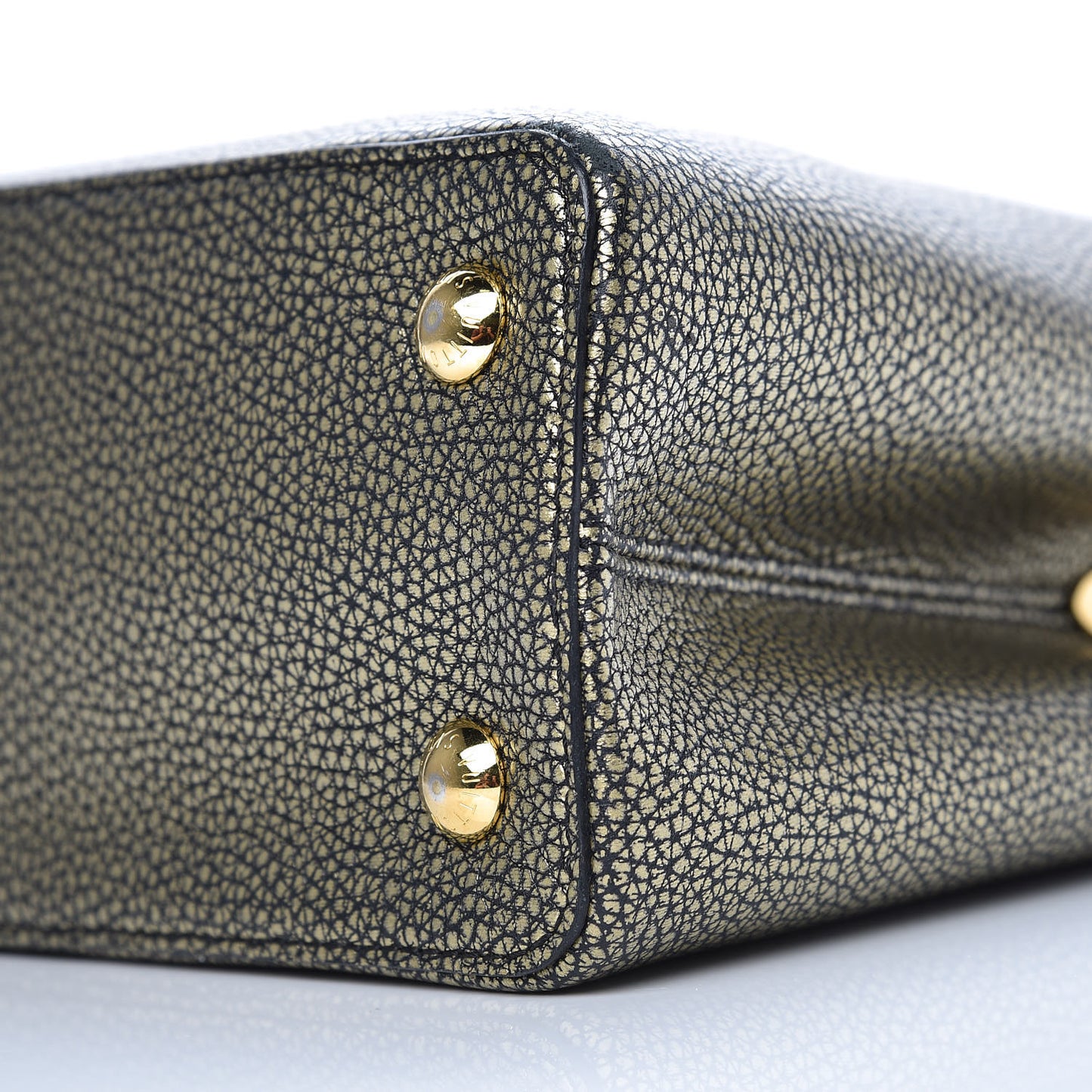 Metallic Taurillon Capucines PM Gold