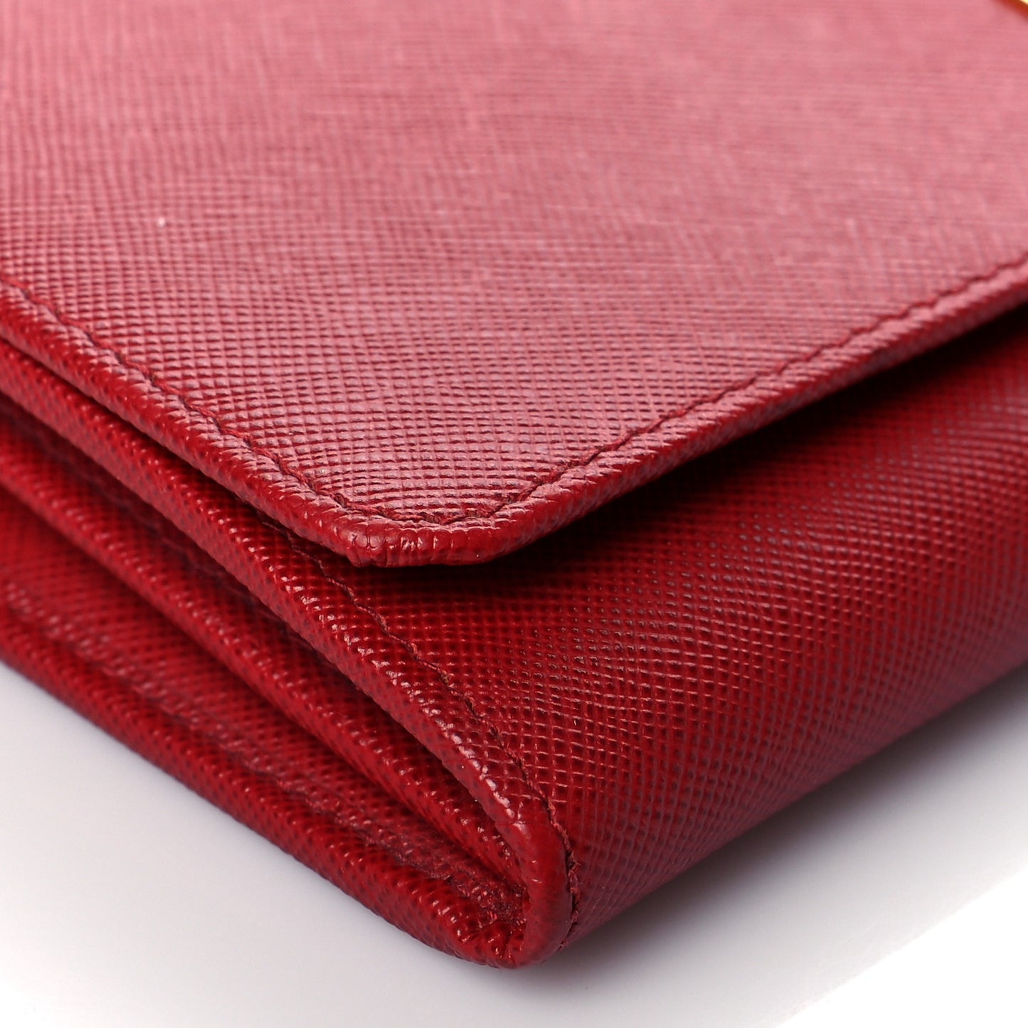 Saffiano Metal Oro Chain Wallet Fuoco