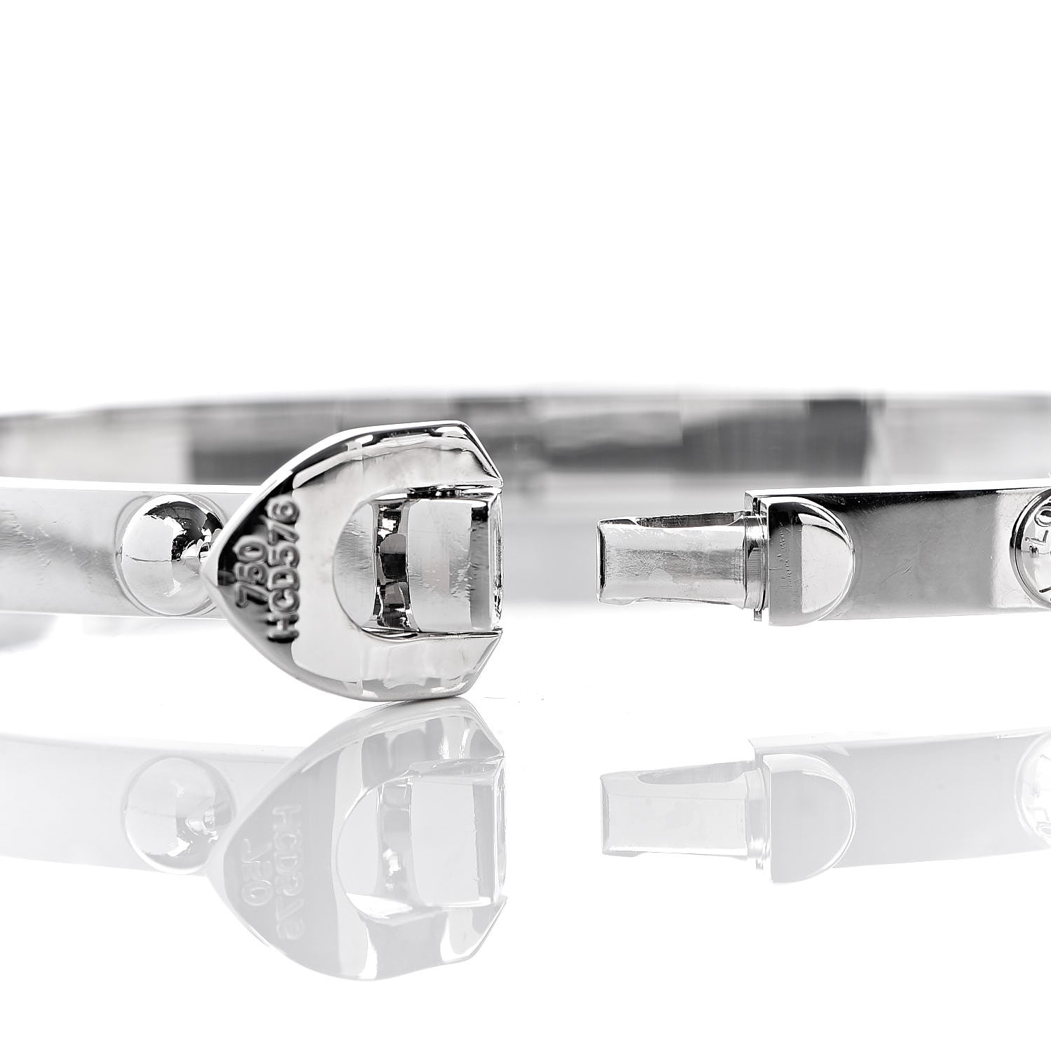 Louis Vuitton 18K White Gold Diamond Clous Bracelet 17 7 of 7