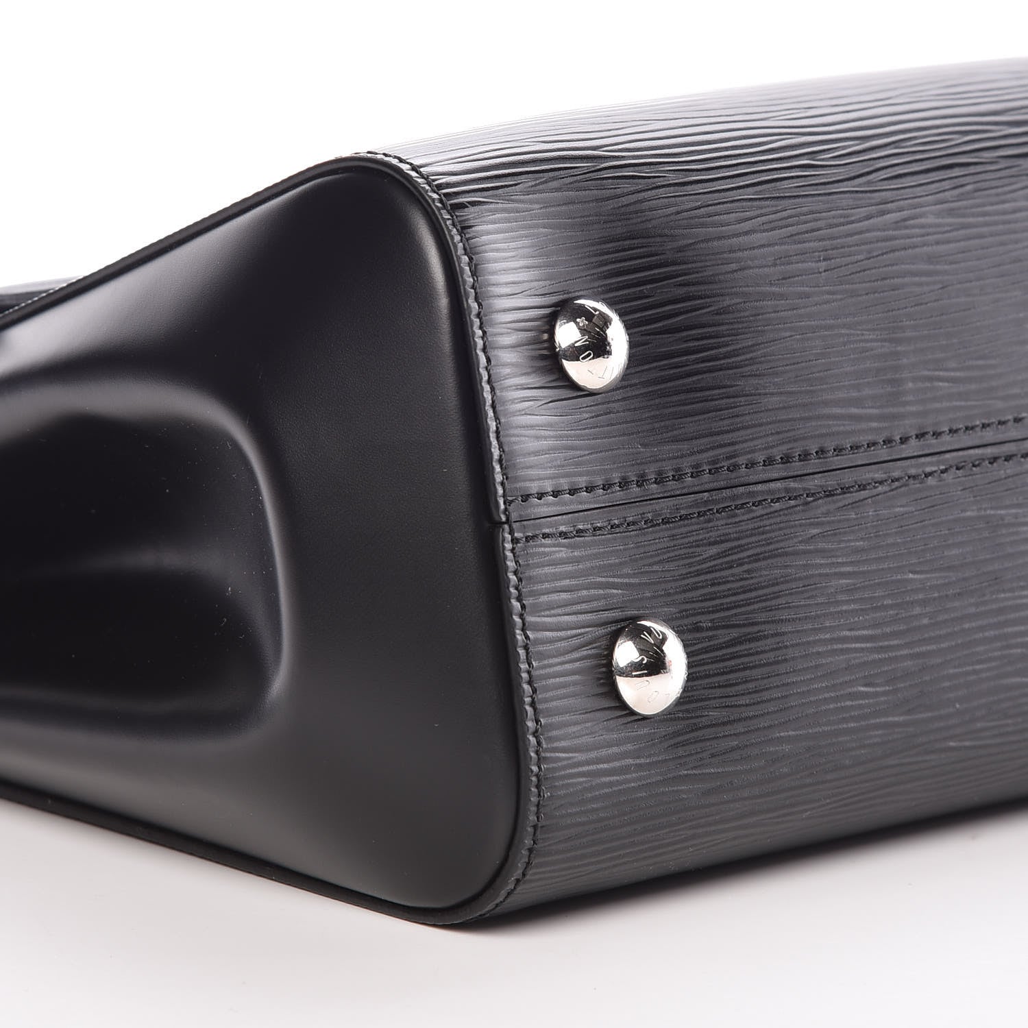 Louis Vuitton Epi Cluny MM Black 8 of 9