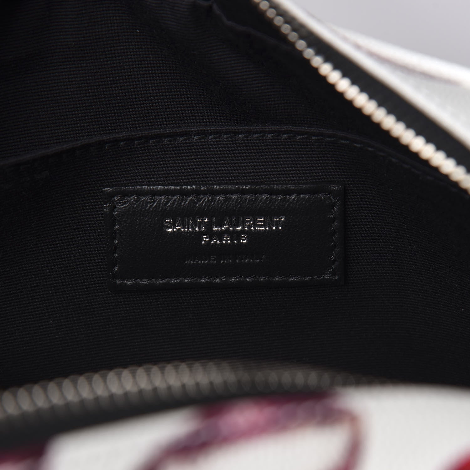 Saint Laurent Grain De Poudre Lips Print Medium Classic Monogram Camera Bag White Red 6 of 10