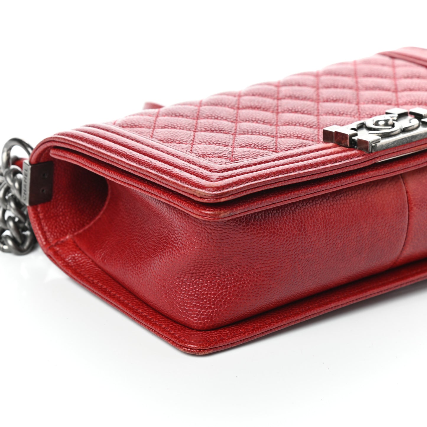 Caviar Quilted Medium Boy Flap Red