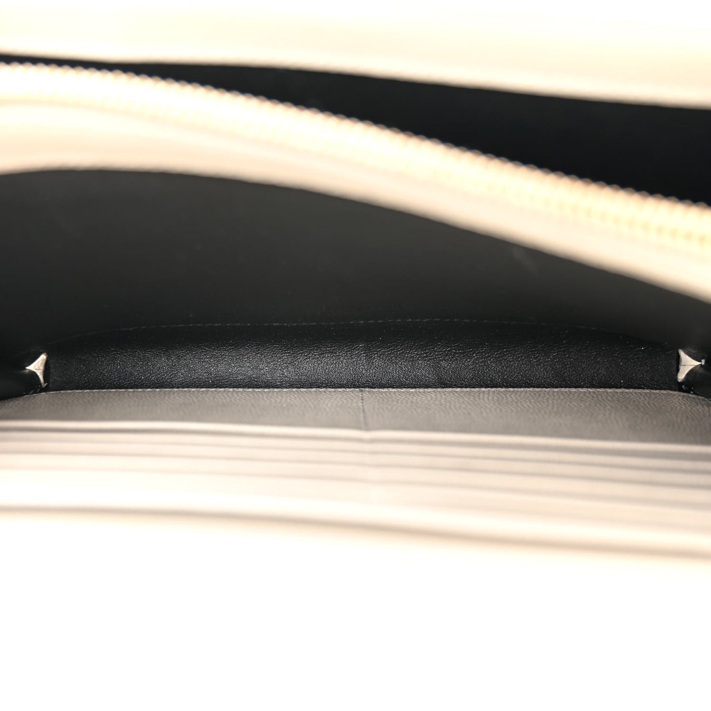 Grain De Poudre Matelasse Chevron Monogram Chain Wallet Crema Soft